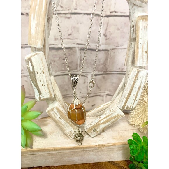 Wire Wrapped Resin Copal Pendant: Berber Silver Necklace - Picture 3 of 5